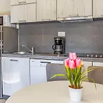 Mobile Luxury Premium-3 By Interhome بولا