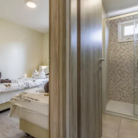 Mobile Luxury Premium-3 By Interhome * Пула