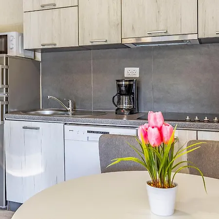 Mobile Luxury Premium-3 By Interhome Пула